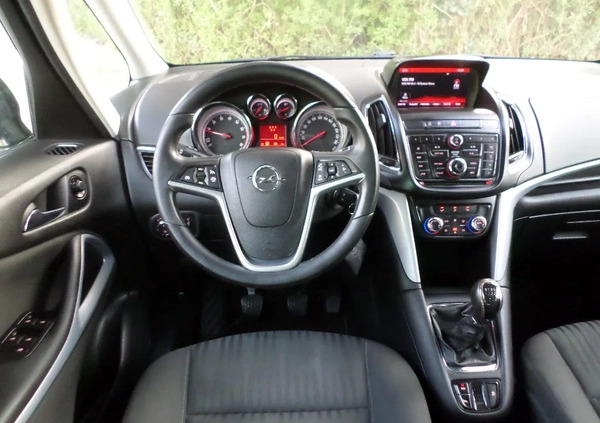 Opel Zafira cena 42900 przebieg: 159000, rok produkcji 2016 z Radom małe 781